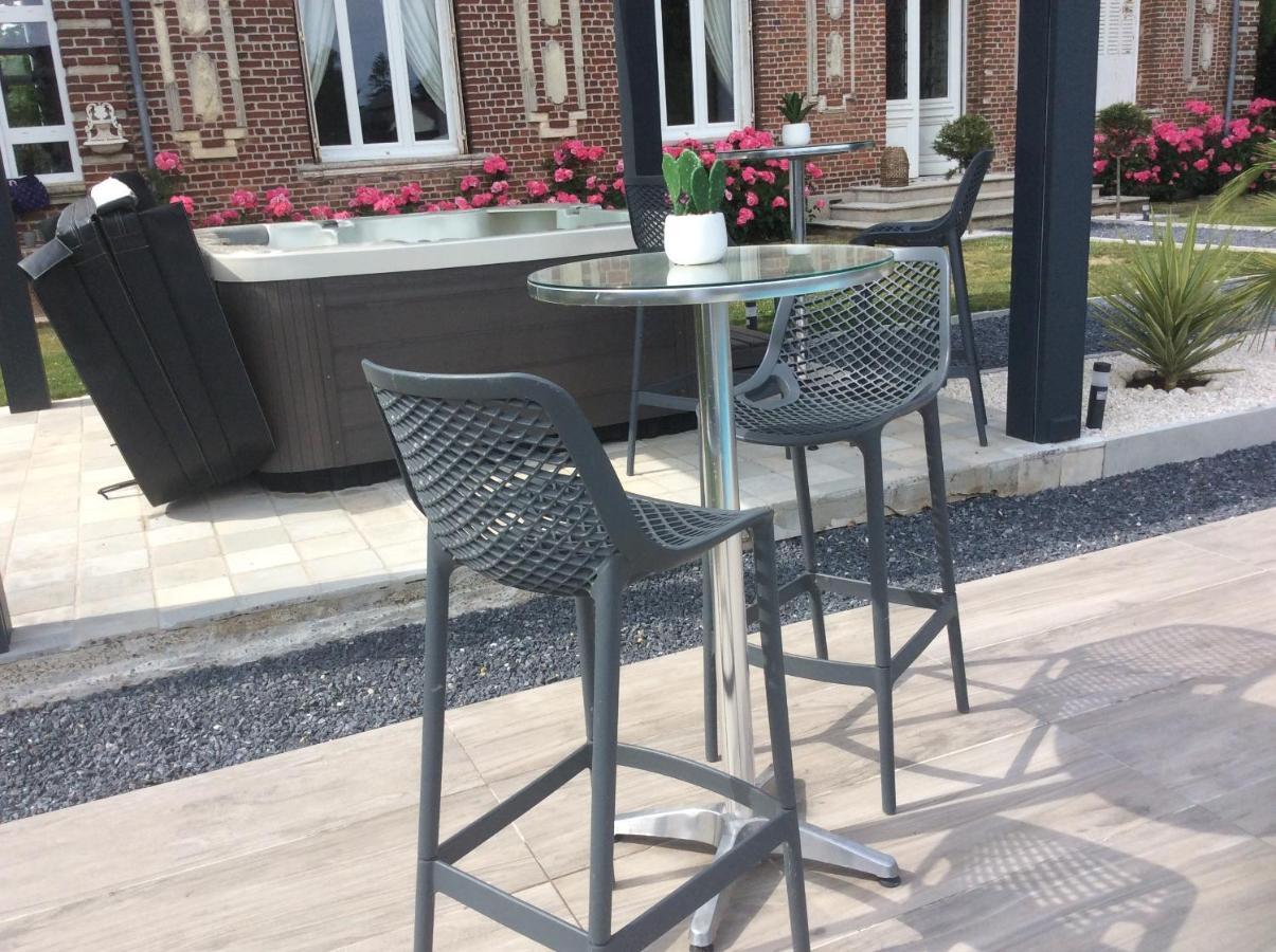 L'Hostellerie Du Chateau Mesnil-Saint-Nicaise Bagian luar foto